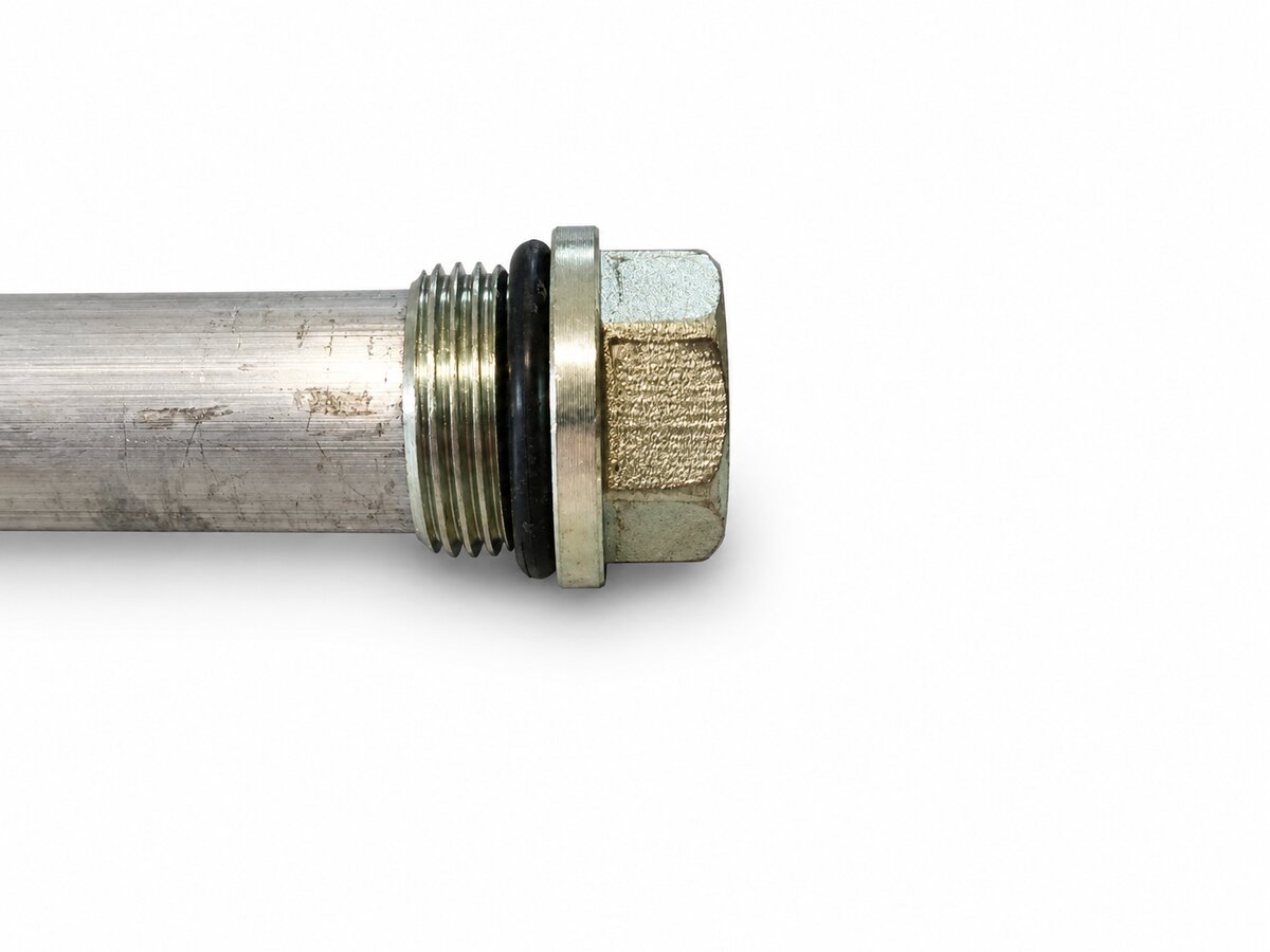 Gewinde, O-Ring und Sechskant-Stopfen der Anode im Detail